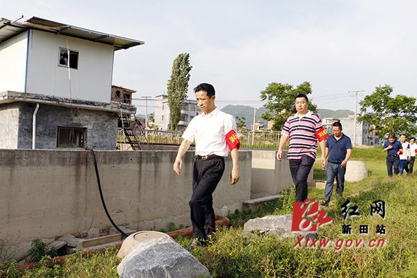 說明: 新田：秦山成深入庫區(qū)指導飲用水源地環(huán)境保護工作